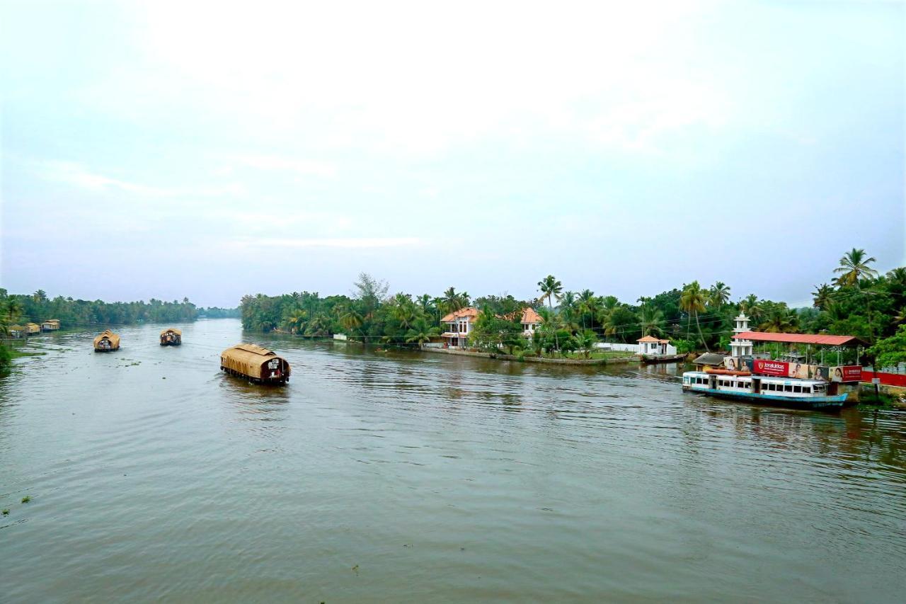 Water'S Edge Villas Alappuzha Bagian luar foto