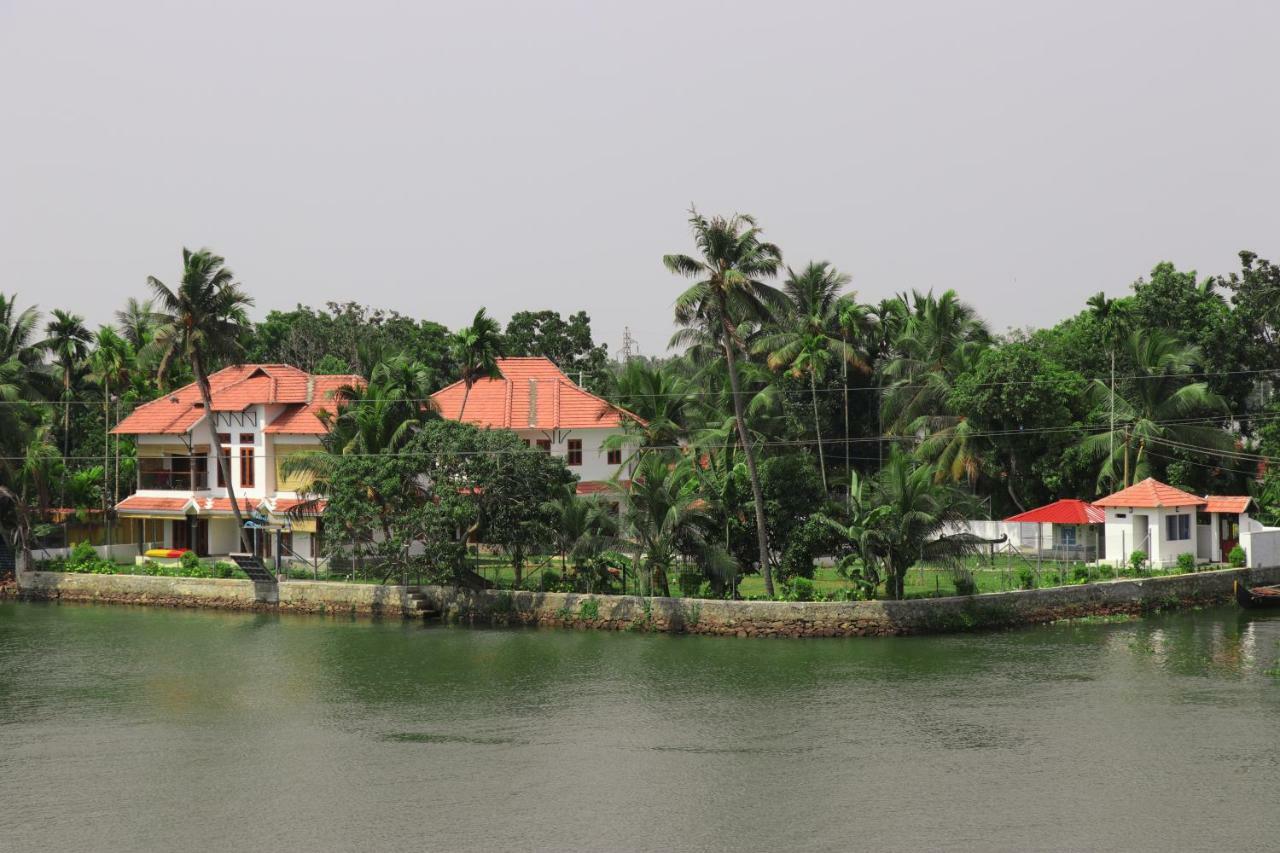 Water'S Edge Villas Alappuzha Bagian luar foto